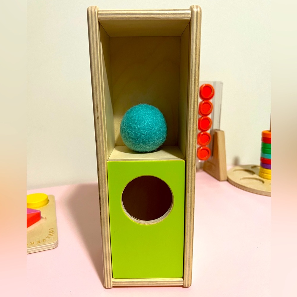 Sliding top box lovevery Montessori toy